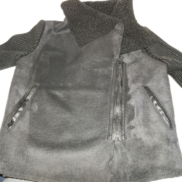 Kendall & Kylie Chic Black Jacket with Zipper. Faux Suede Body, Knit Arms - Picture 7 of 11